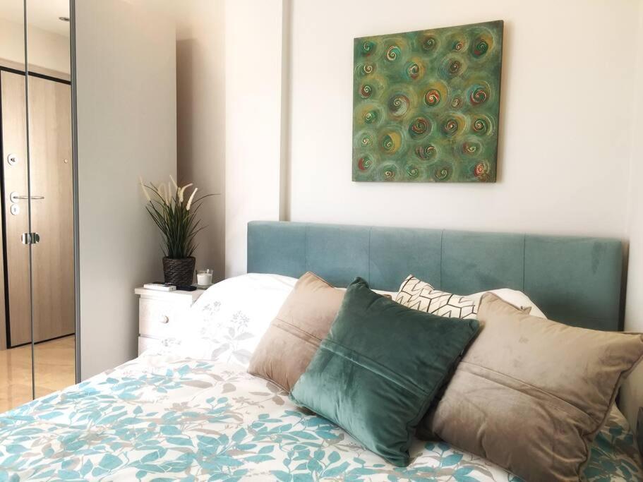 Emerald Mini Suite:Your Deluxe Studio In Kalamaria Солун Екстериор снимка