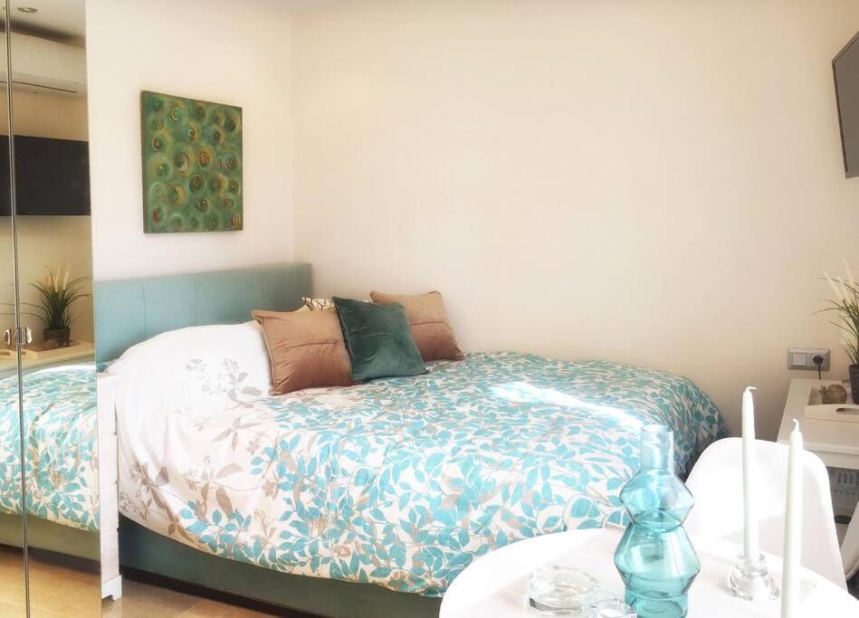 Emerald Mini Suite:Your Deluxe Studio In Kalamaria Солун Екстериор снимка
